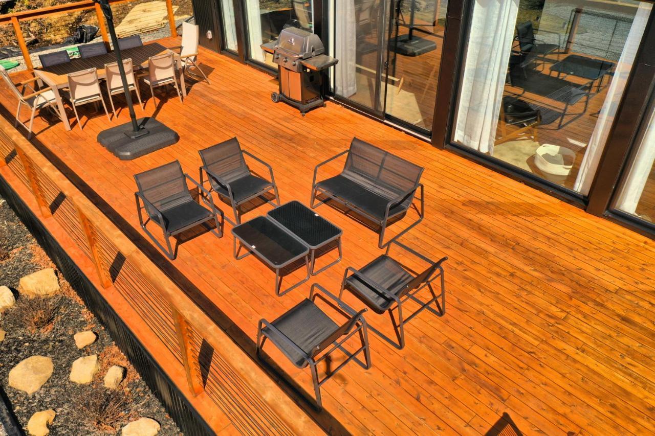 Kallm-Mont-Tremblant Chalet With Hot Tub, Pond & Beach On Private 7Acre Estate Lac Superieur Exterior photo