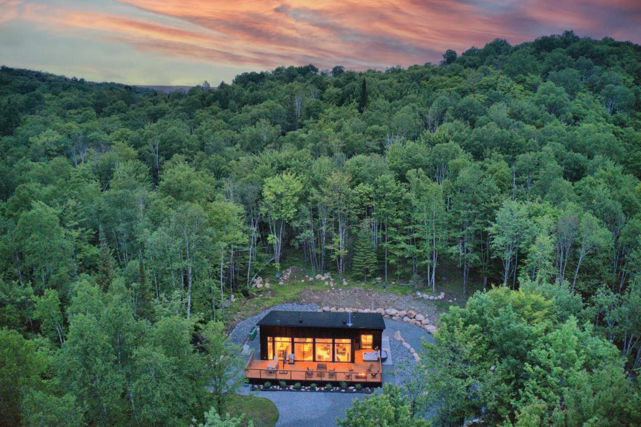 Kallm-Mont-Tremblant Chalet With Hot Tub, Pond & Beach On Private 7Acre Estate Lac Superieur Exterior photo