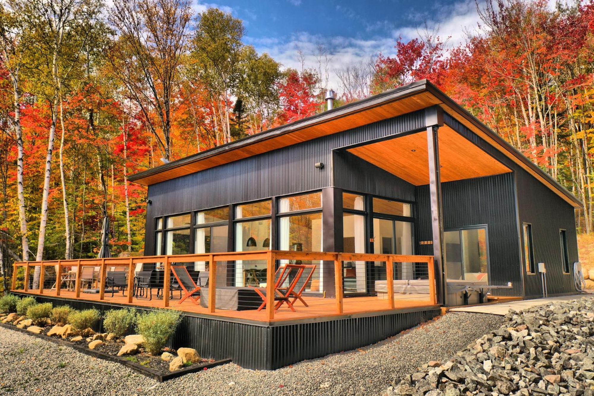 Kallm-Mont-Tremblant Chalet With Hot Tub, Pond & Beach On Private 7Acre Estate Lac Superieur Exterior photo