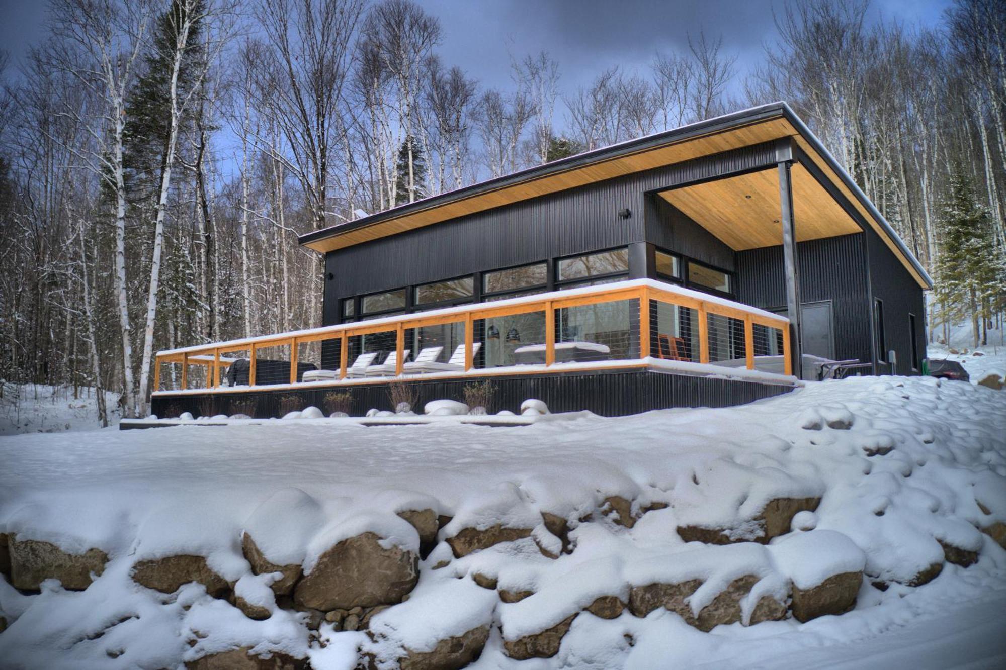 Kallm-Mont-Tremblant Chalet With Hot Tub, Pond & Beach On Private 7Acre Estate Lac Superieur Exterior photo